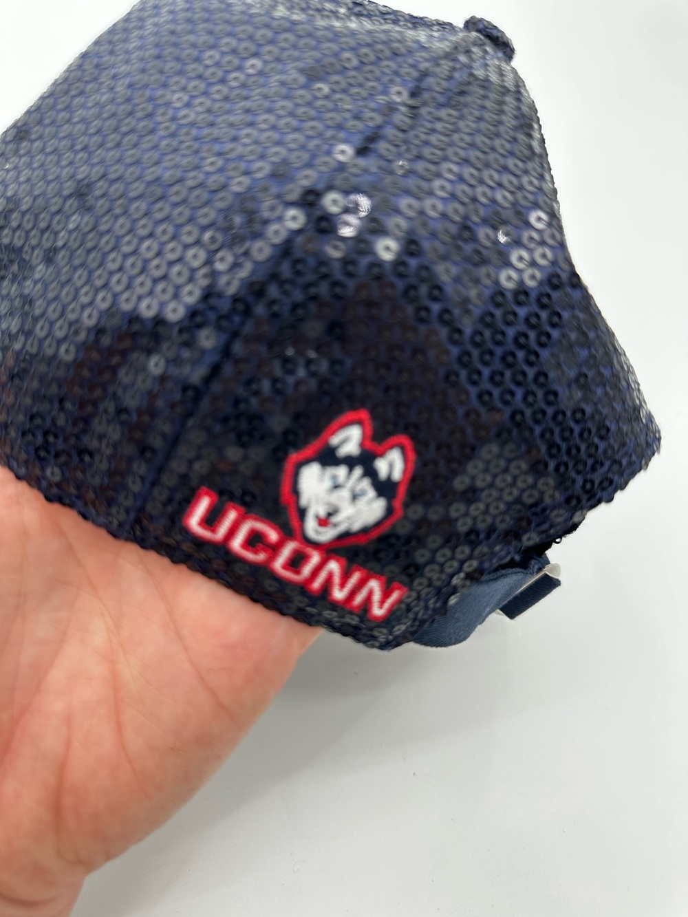 47 Brand University of Connecticut Navy Blue Sequined Husky Baseball Cap - Picture 2 of 7